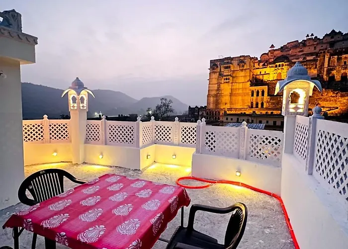 The Palace View Homestay & Restaurant