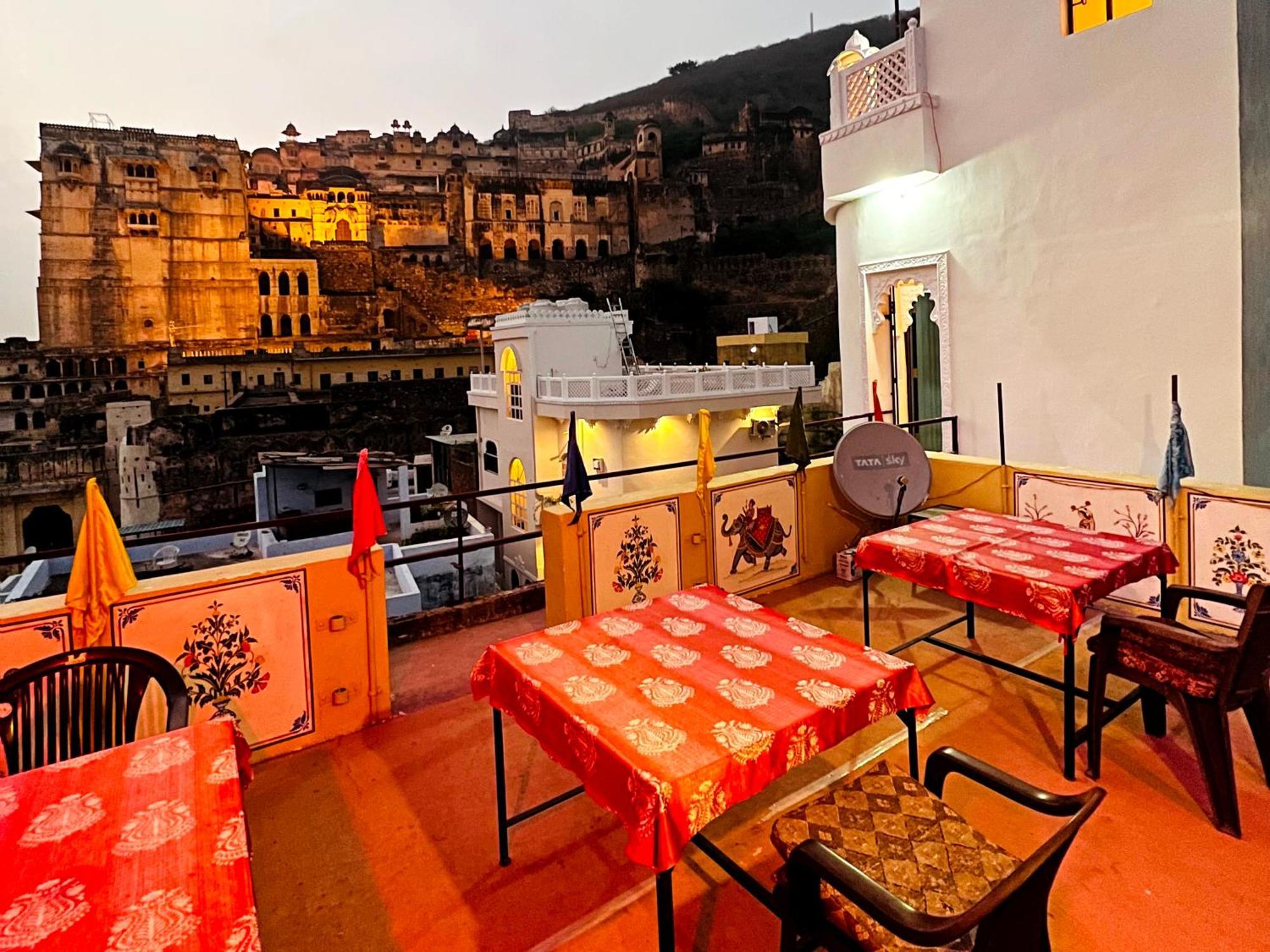 Homestay The Palace View & Restaurant *