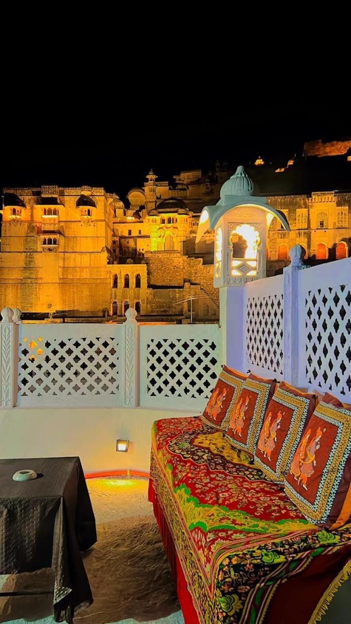 Homestay The Palace View & Restaurant *